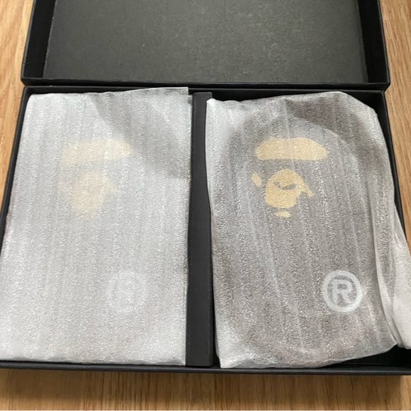 A BATHING APE CONDIMENT PLATES 
1 Orignial Box - 2 plates included - Picture 3 of 4